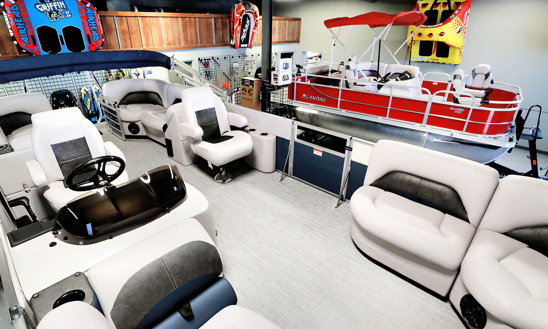 090819_ApexMarine4BIZ002_bjs.JPG